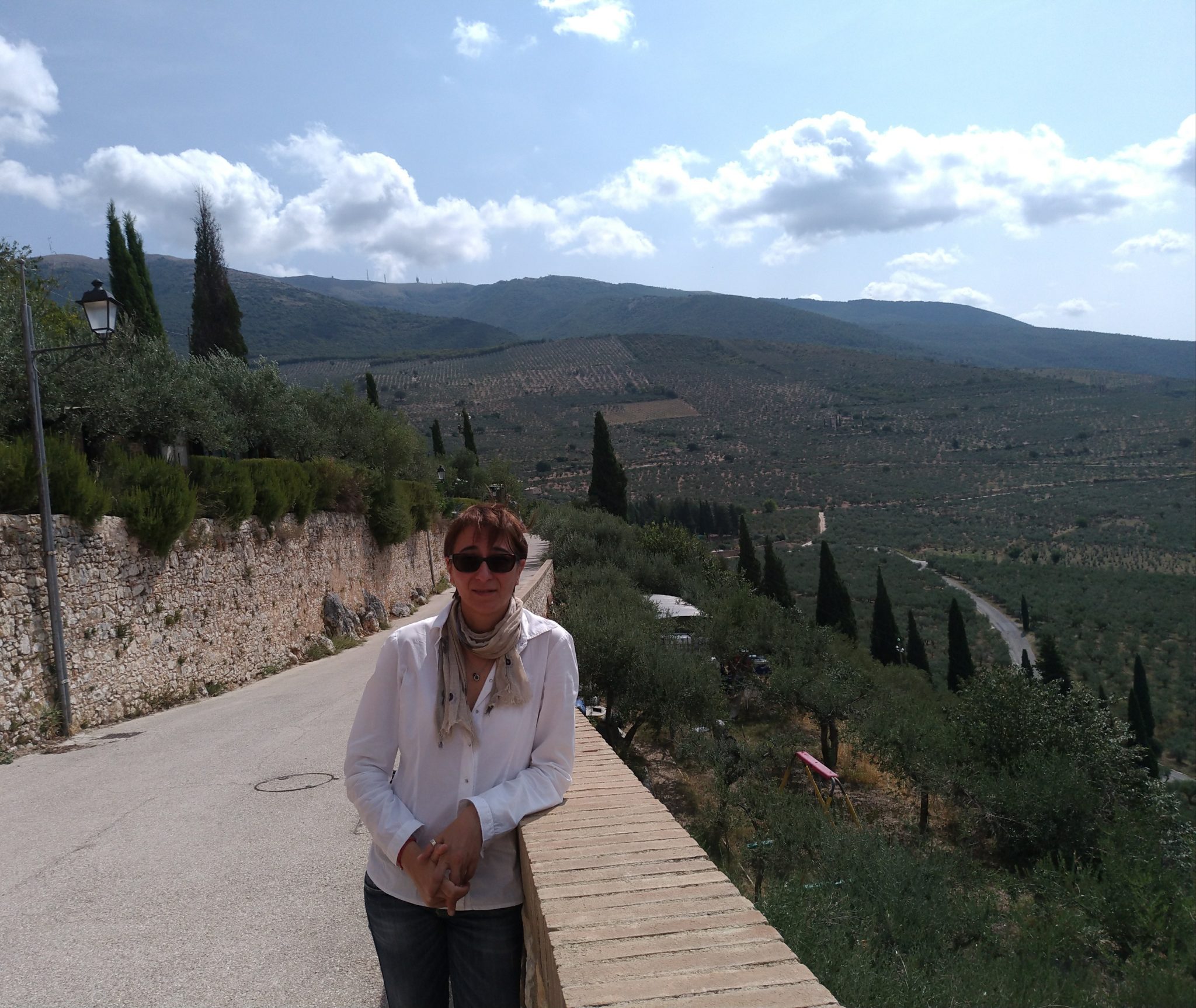 Irene Guidobaldi e il fascino austero dell’olio extravergine d’oliva di Trevi.